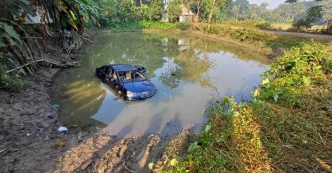 কাশিয়ানীতে প্রাইভেটকার ডোবায় পড়ে চালক নিহত