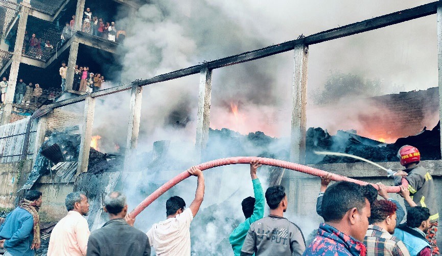 রংপুরে তুলার কারখানায় অগ্নিকান্ড