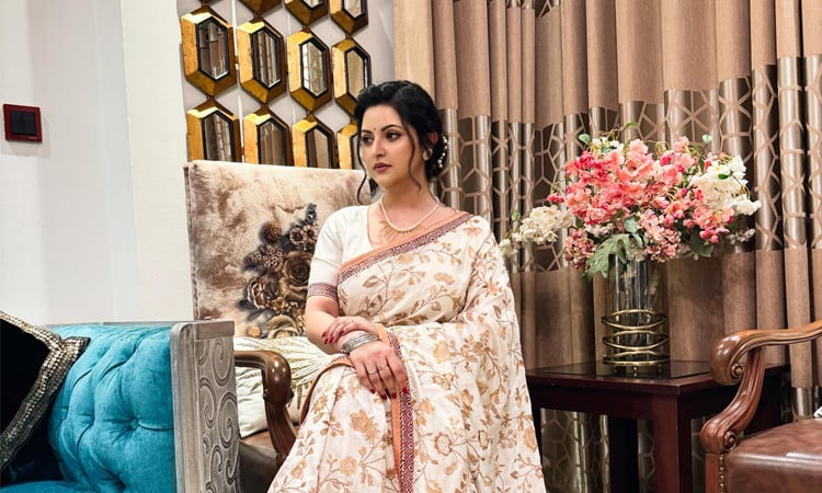 গৃহপরিচারিকাকে নির্যাতনের দায়ে পরীমনির বিরুদ্ধে আদালতে মামলা