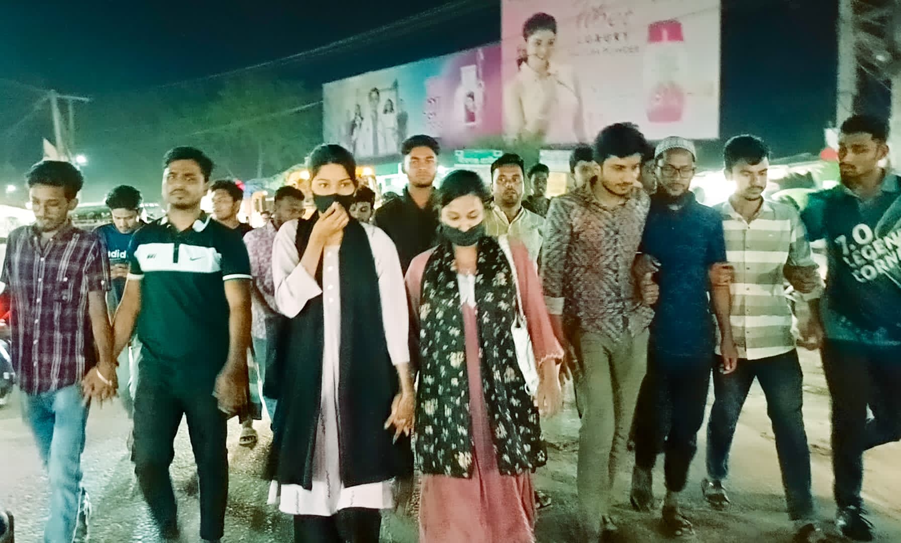 জাতীয় নাগরিক পার্টির নেতা হাসনাতের ওপর হামলার প্রতিবাদে বীরগঞ্জে বিক্ষোভ মিছিল 