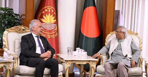 ইতালি বাংলাদেশ থেকে আরও কর্মী নিয়োগ করতে আগ্রহী : প্রধান উপদেষ্টাকে মাত্তেও