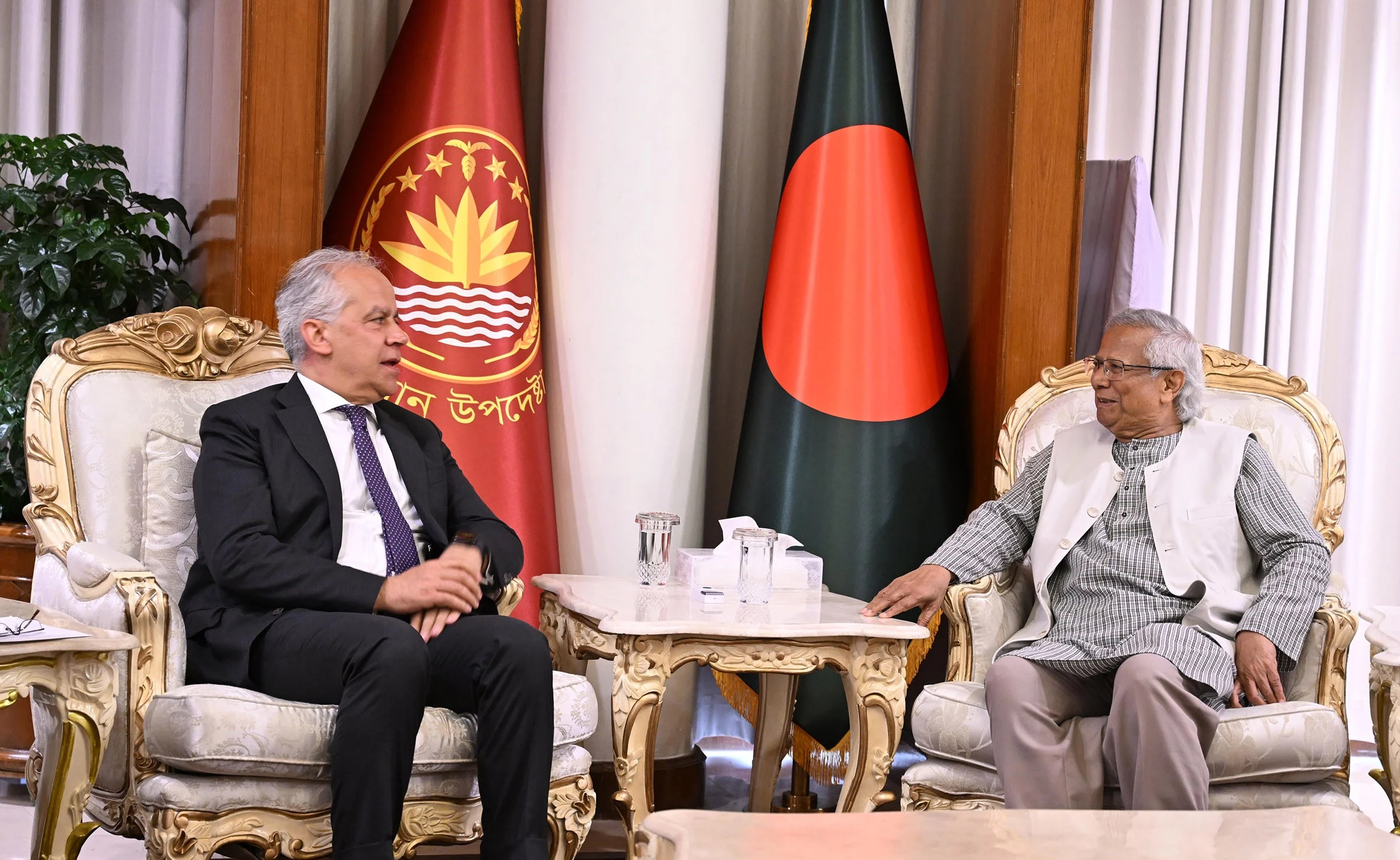 ইতালি বাংলাদেশ থেকে আরও কর্মী নিয়োগ করতে আগ্রহী : প্রধান উপদেষ্টাকে মাত্তেও