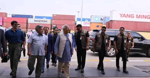 চট্টগ্রাম বন্দর পরিদর্শন করলেন প্রধান উপদেষ্টা