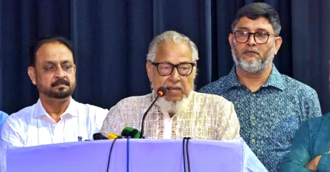 সমর্থকরা পছন্দ করেন না এমন ব্যক্তিকে দলে নেওয়া ঠিক হবে না – নজরুল ইসলাম খান
