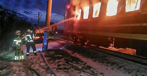 ইউক্রেনের যাত্রীবাহী ট্রেনে রাশিয়ার ড্রোন হামলা, নিহত ১২