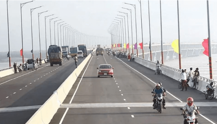 পদ্মা ও যমুনা সেতুতে রেকর্ড পরিমাণ টোল আদায় এবং যানবাহন পারাপার