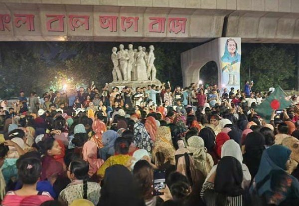 প্রধানমন্ত্রীর বক্তব্য ঘিরে ক্ষোভ ও উত্তাল দেশ