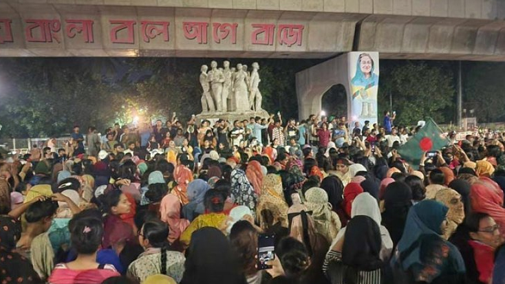 প্রধানমন্ত্রীর বক্তব্য ঘিরে ক্ষোভ ও উত্তাল দেশ