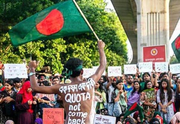 কারফিউর মধ্যেও সারা দেশে উত্তেজনা