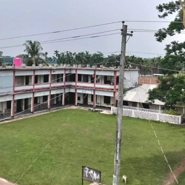 বিদ্যালয়ে মৃত্যুঝুঁকিতে পাঁচ শতাধিক শিক্ষার্থী