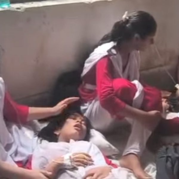 বাকেরগঞ্জে বডি স্প্রে ব্যবহার করে ১৪ শিক্ষার্থী অসুস্থ