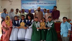 বরগুনাতে দুর্নীতি বিরোধী বিতর্ক প্রতিযোগিতায় অনুষ্ঠিত।