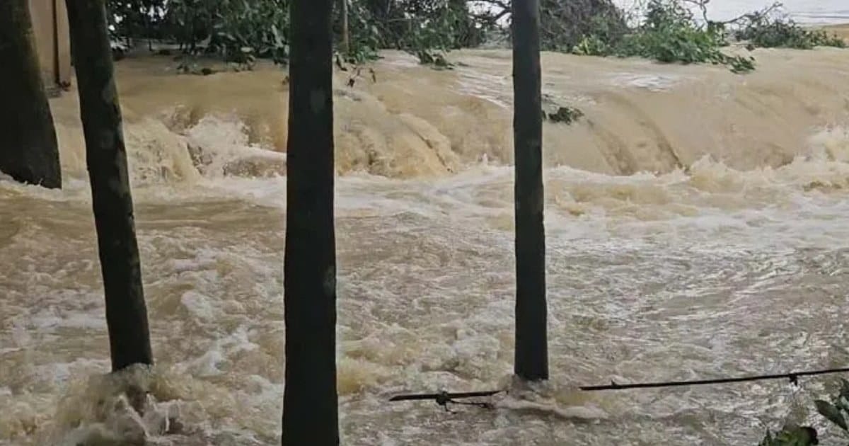 মৌলভীবাজারে ৪ নদীর পানি কমলেও ভাঙন দিয়ে এখনও ঢুকছে পানি