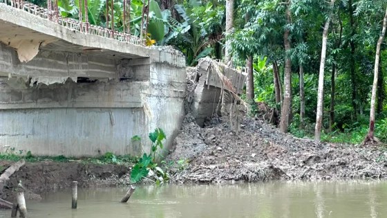 পটুয়াখালীর ব্রিজের উইং ওয়াল ধসে পড়ার অভিযোগে অনিয়মের তদন্ত শুরু