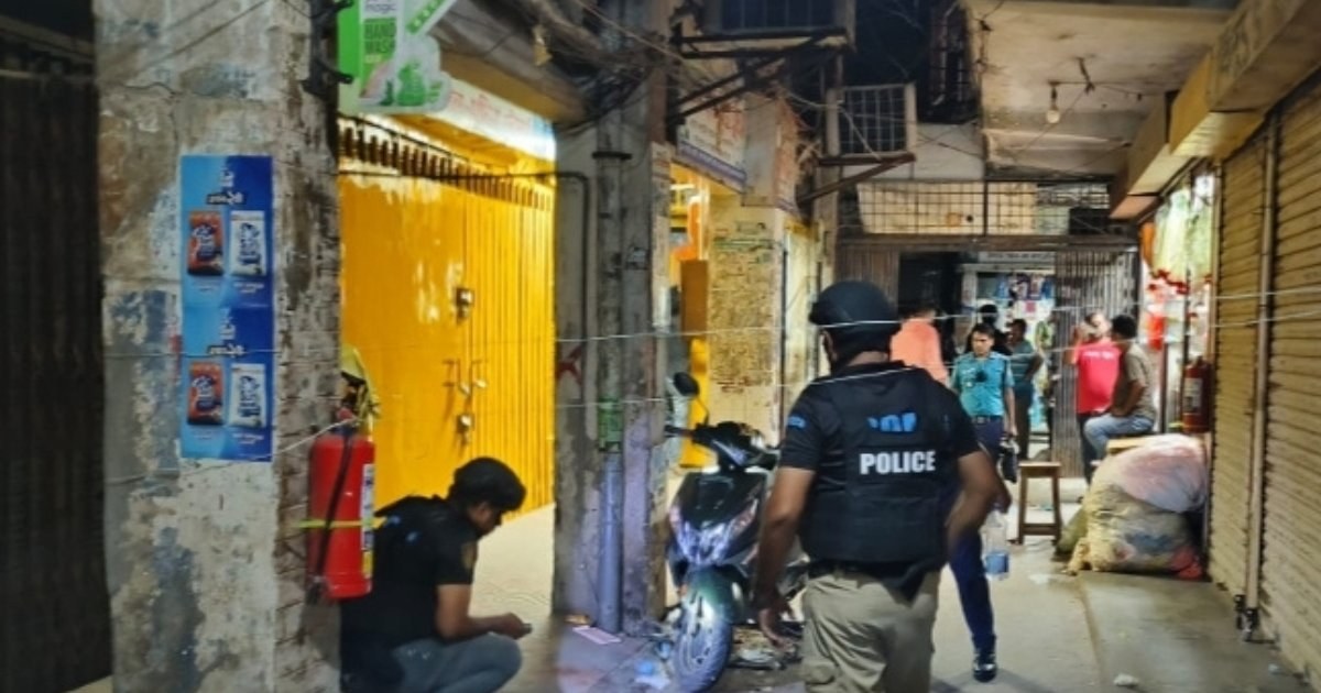 রাজশাহীতে মিউজিক ডিভাইসকে বোমা মনে আতঙ্ক, পুলিশ তদন্ত শুরু করেছে