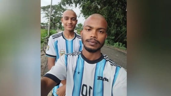 আর্জেন্টিনার পরাজয়ে মাথা ন্যাড়া করে সমর্থন ছাড়লেন দুই যুবক