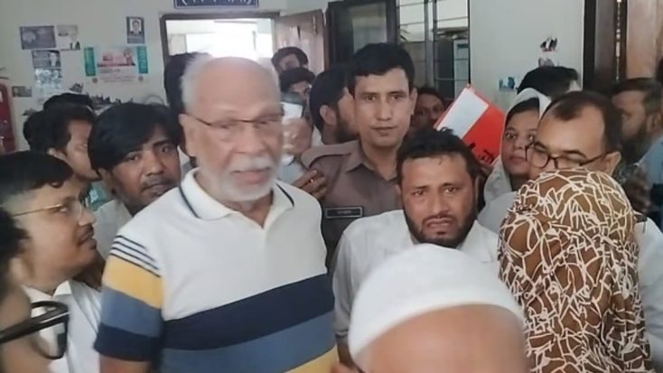শাপলা চত্বরের মামলায় আত্মসমর্পণের সিদ্ধান্ত নিয়েছেন লতিফ সিদ্দিকী