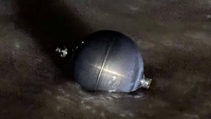 অস্ট্রেলিয়ার সৈকতে ভেসে আসা গোলাকার বস্তু মহাকাশের ধ্বংসাবশেষ হতে পারে