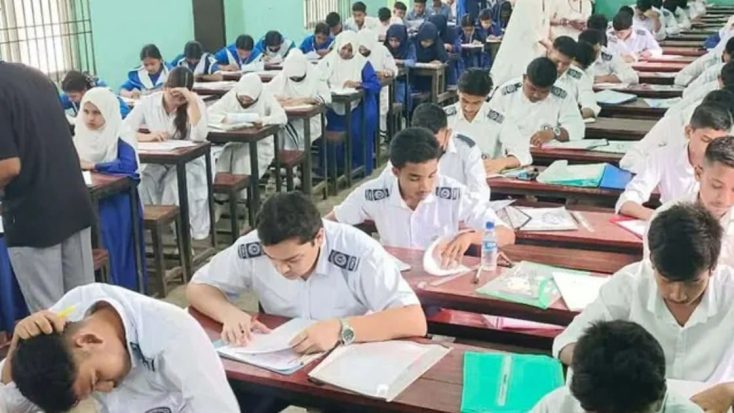 রসায়ন পরীক্ষায় সৃজনশীল প্রশ্নে ভুলের অভিযোগ উঠেছে