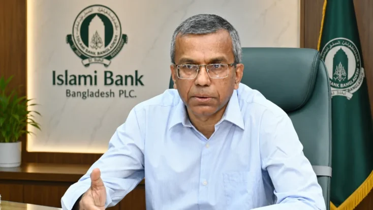 ইসলামী ব্যাংককে ১৩ হাজার কোটি টাকা তারল্য সহায়তা: গভর্নর