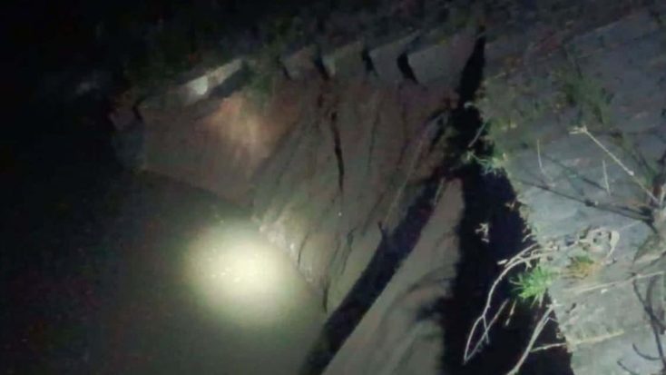 কুড়িগ্রামে ব্রহ্মপুত্রের তীর রক্ষা বাঁধে ভাঙন, স্থানীয়রা আতঙ্কিত