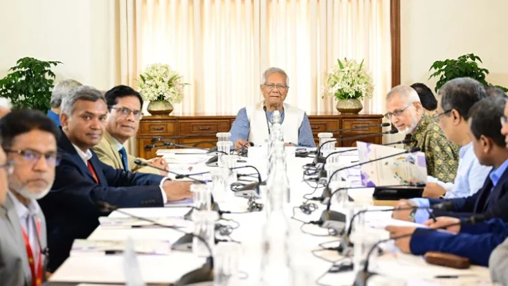 প্রধান উপদেষ্টা প্রফেসর মুহাম্মদ ইউনূস আজ ঢাকায় রাষ্ট্রীয় অতিথি ভবন যমুনায় এলডিসি গ্র্যাজুয়েশন কমিটির সাথে এলডিসি থেকে উত্তরণ সংক্রান্ত আলোচনা সভায় সভাপতিত্ব করেন । ছবি: পিআইডি
