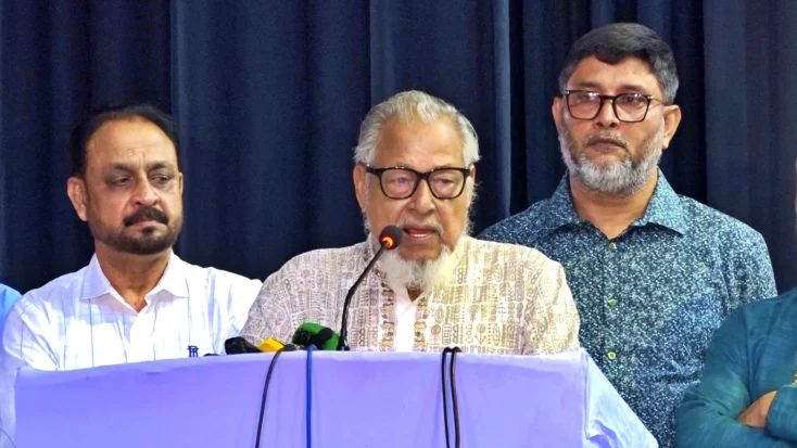 বুধবার ময়মনসিংহ শহরের টাউন হলে বিএনপি’র সদস্য নবায়ন ও প্রাথমিক সদস্য সংগ্রহ অভিযানের উদ্বোধনী অনুষ্ঠানে প্রধান অতিথির বক্তব্য দেন নজরুল ইসলাম খান। ছবি: বাসস