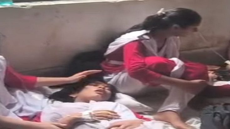 বাকেরগঞ্জে বডি স্প্রে ব্যবহার করে ১৪ শিক্ষার্থী অসুস্থ